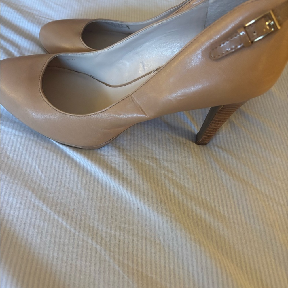 Franco Sarto Women's Beige Heels